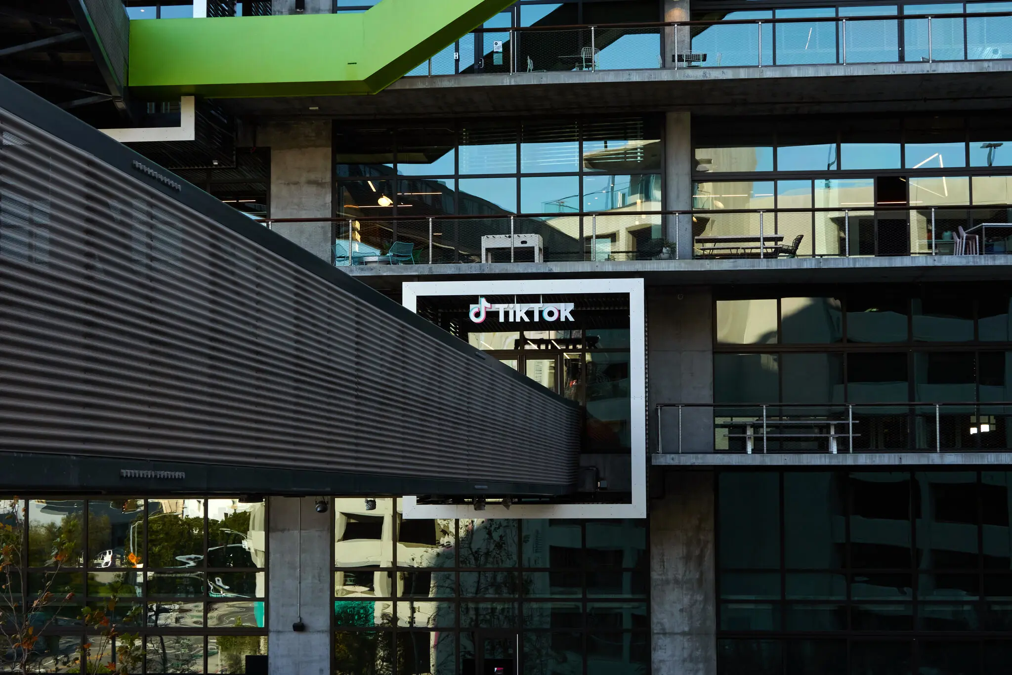 TikTok під тиском: глобальні виклики та юридичні баталії